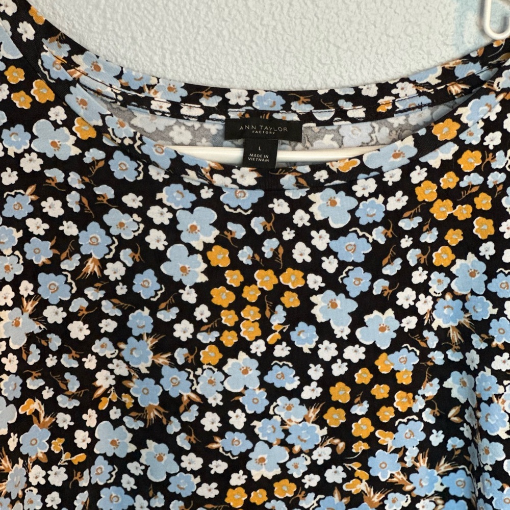 Ann Taylor Loft Floral Puff Short Sleeved Blouse, Size Large - Picture 2 of 9